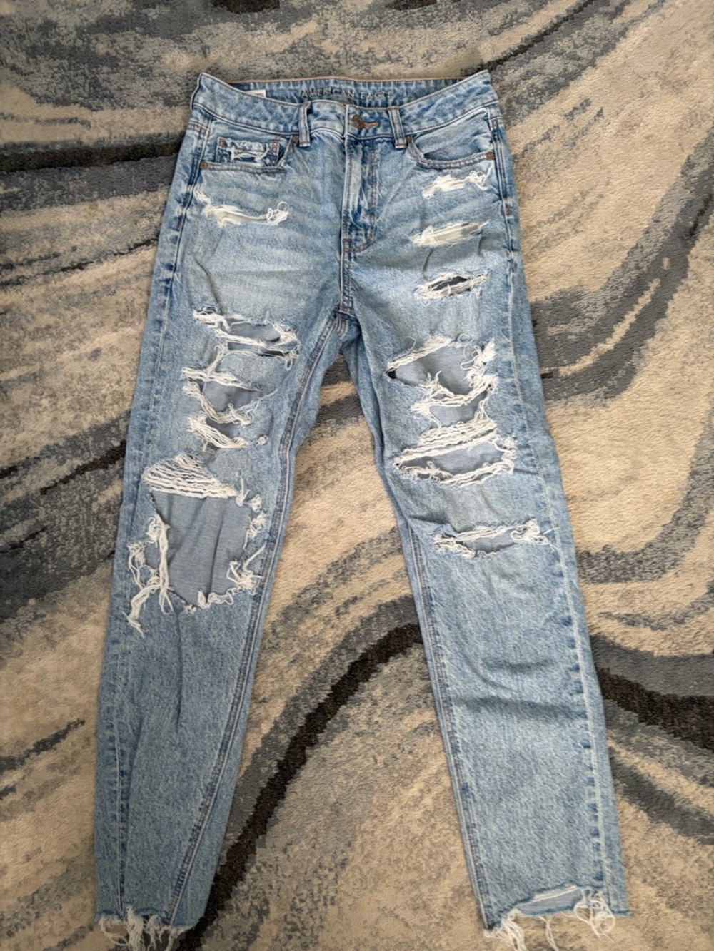 American Eagle Outfitters Light Blue Distressed High-Rise Jeans
